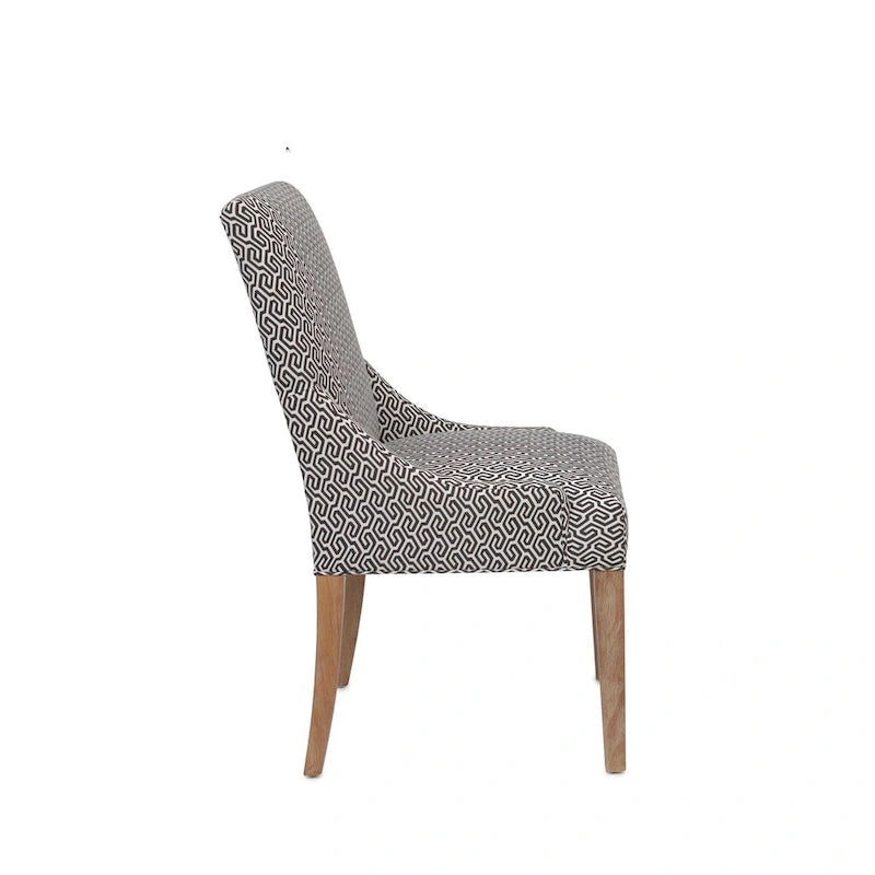 Silla de comedor tapizada con brazos de diseño transicional, patas de caucho y tela estampada